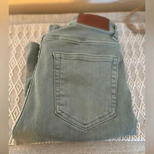 Dressmann Size S Men’s Shorts. Light sage green/blue color. California Style